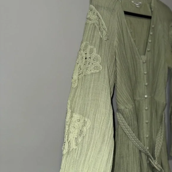 GUESS Green Lace Trim Button Front Midi Dress Belted Long Sleeve Boho Size M - Picture 3 of 6
